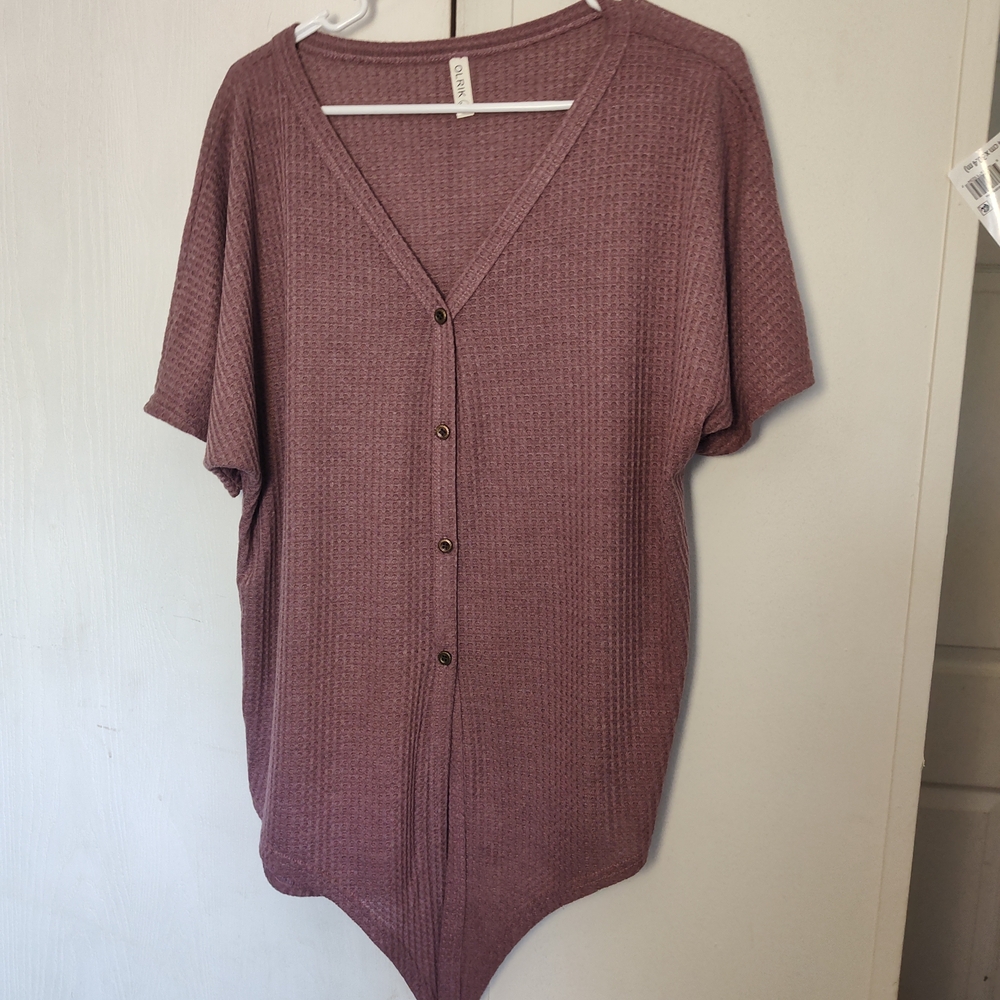 Woman's Olrik Mauve Textured V-Neck Top
